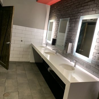 810 Entertainment - Bathroom - Pizza Near Me - Conway, South Carolina 810 Entertainment - Bathroom - Pizza Near Me - Conway, South Carolina