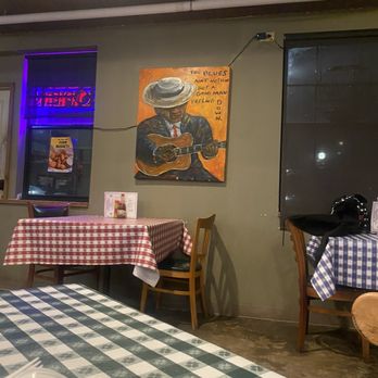 Gus's World Famous Fried Chicken - Chicken Shop Near Me - Maplewood, Missouri Gus's World Famous Fried Chicken - Chicken Shop Near Me - Maplewood, Missouri