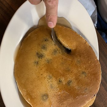 Shar'els Cafe - Blueberry pancakes - Cafes Near Me - Saint Paul, Minnesota