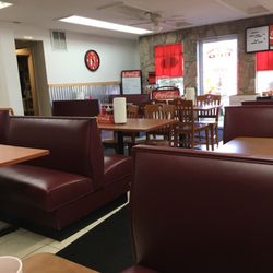 Heavenly Hogs BBQ - Indoor seating.