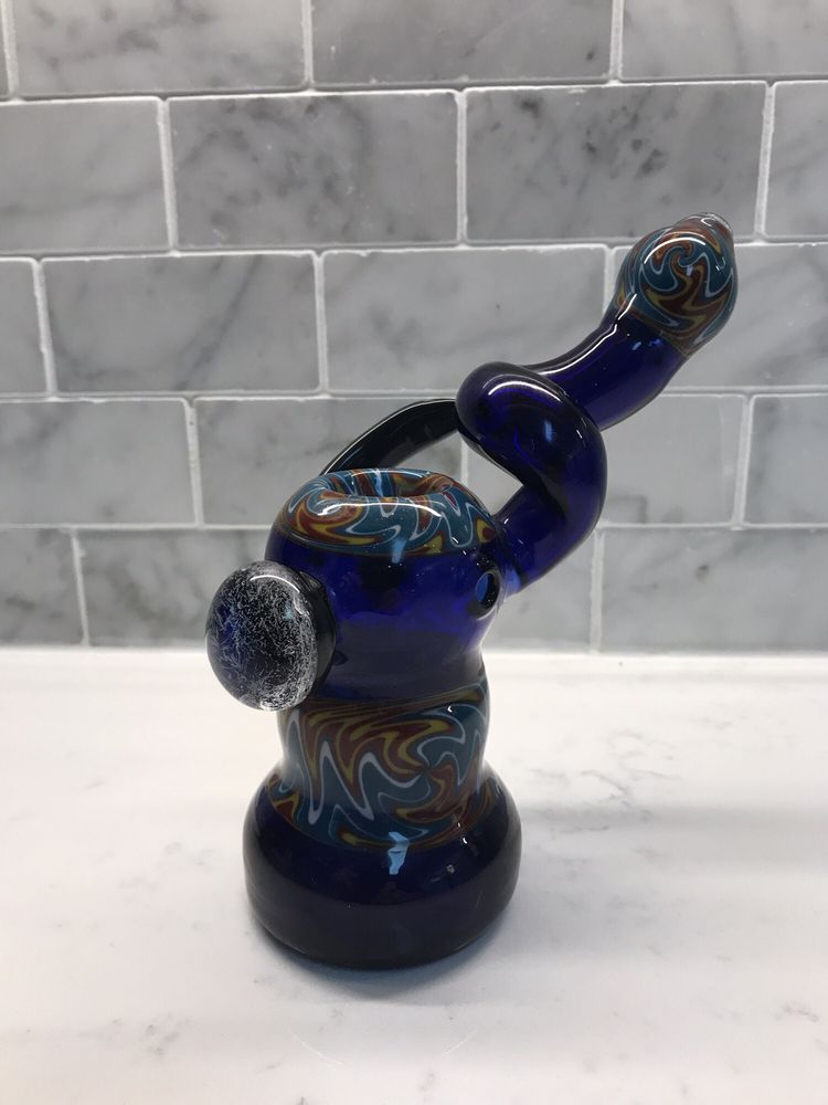 SMOKER’S ZONE Updated August 2024 13 Reviews 3326 N Clark St