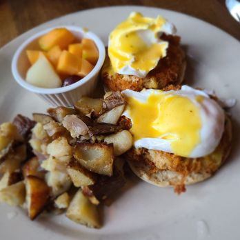 Mama's on the Half Shell - Crab Cake Benny - Bars Near Me - Baltimore, Maryland