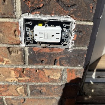 Discount Electrical Service - Outside outlet on deck still needs a cover - Electricians Near Me - Murfreesboro, Tennessee