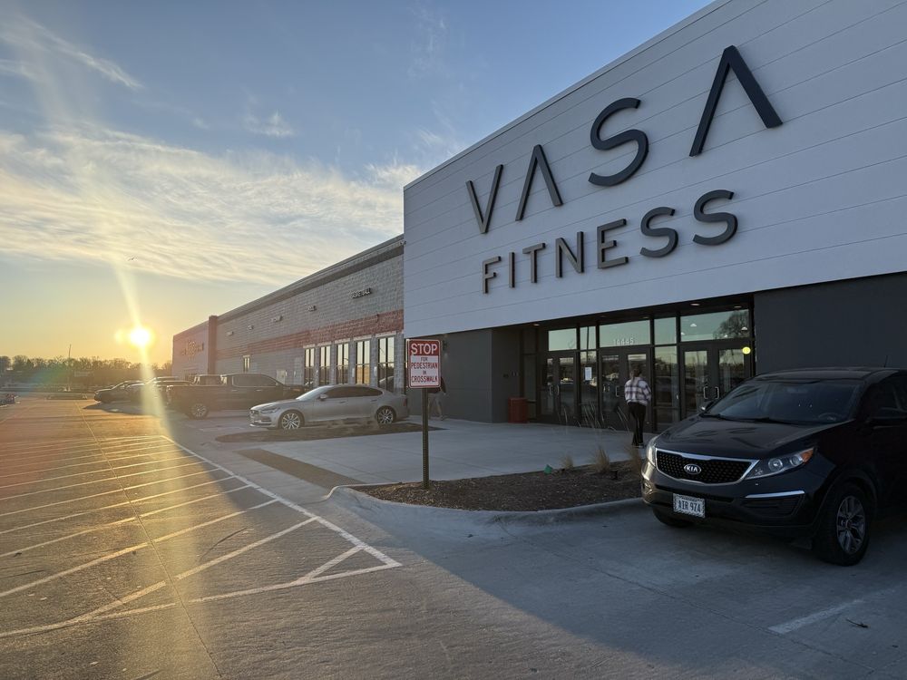 VASA FITNESS Updated April 2025 14 Reviews 14445 W Center Rd