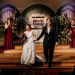 Wedding ceremony in Canadian Memorial United Church
Photo: Aileen Choi Photo
