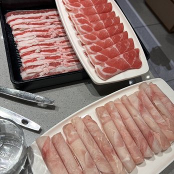 Haidilao Hot Pot - Chinese Near Me - Markham, Ontario
