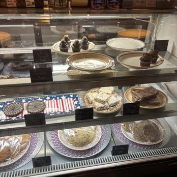 Lickity Split Frozen Custard & Sweets - Ice Cream & Frozen Yogurt Near Me - Chicago, Illinois Lickity Split Frozen Custard & Sweets - Ice Cream & Frozen Yogurt Near Me - Chicago, Illinois