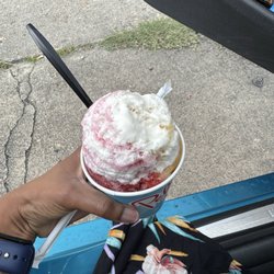 Pelican's Snoballs of Yorktown - Red apple & papaya with marshmallow