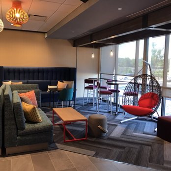 Tru by Hilton Hershey Chocolate Avenue - Lobby lounge - Hotels Near Me - Hershey, Pennsylvania Tru by Hilton Hershey Chocolate Avenue - Lobby lounge - Hotels Near Me - Hershey, Pennsylvania