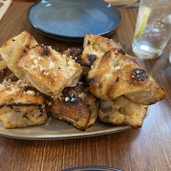 400 Grados Pizza - Garlic bread.