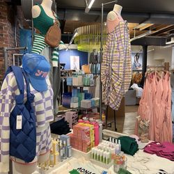 Anthropologie - Casual style clothing