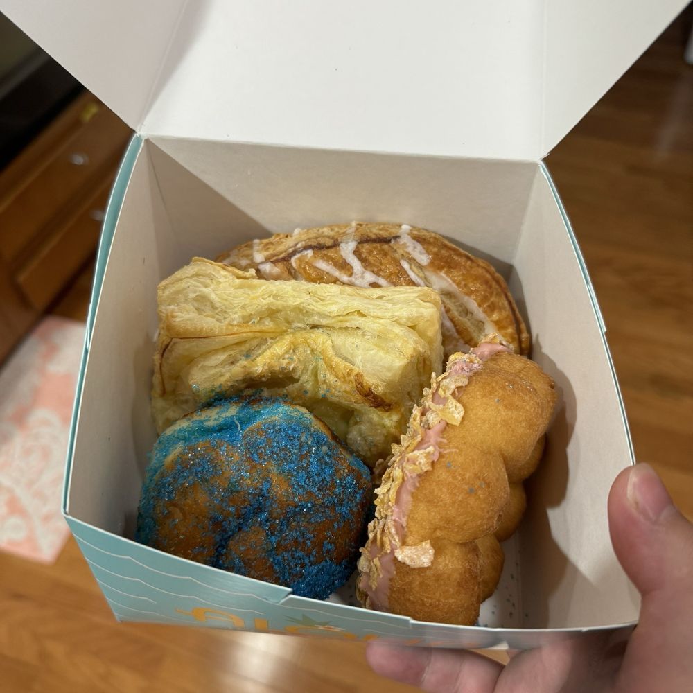 Hello Hilo - Box of assorted goodies - Breakfast & Brunch Near Me - Gainesville, Georgia Hello Hilo - Box of assorted goodies - Breakfast & Brunch Near Me - Gainesville, Georgia