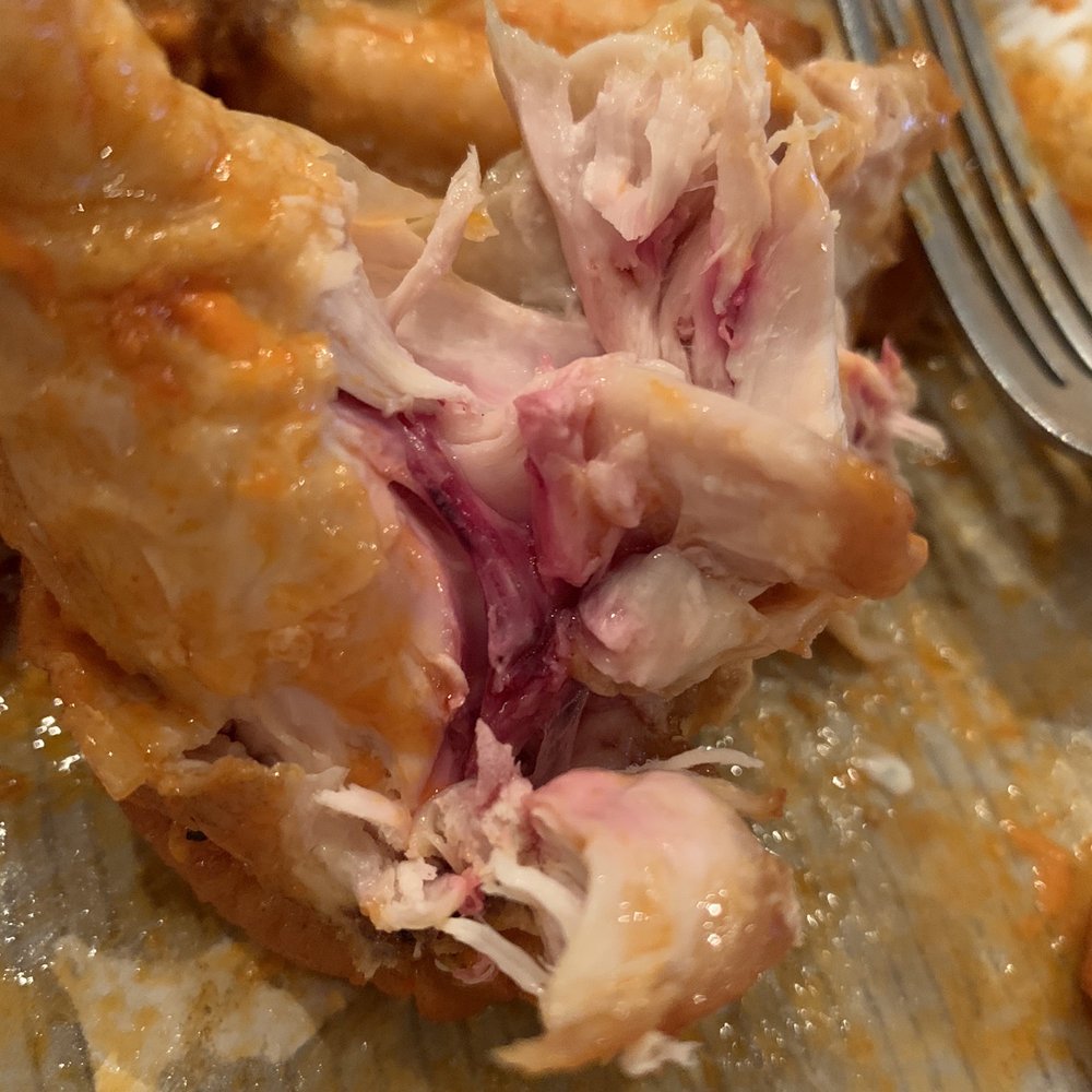 Buffalo Wild Wings - Buffalo Wild Wings !!! Raw chicken...delicious! - American Near Me - Rockford, Illinois