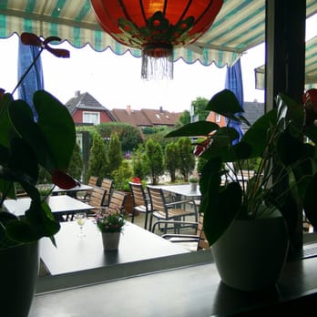 China Restaurant Low - Blick auf die Terrasse - Chinese Near Me - Oststeinbek, SH China Restaurant Low - Blick auf die Terrasse - Chinese Near Me - Oststeinbek, SH