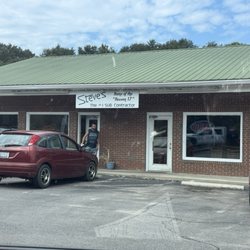 Steve's Deli - Outside