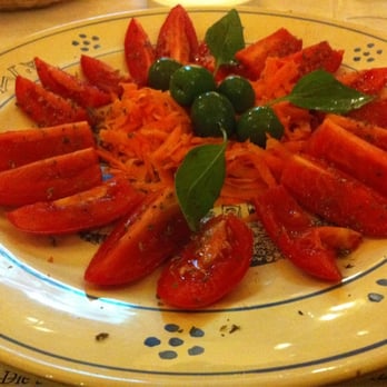 Trattoria a muntagnola - Tomato Salad with Basil - Italian Near Me - Berlin, BE Trattoria a muntagnola - Tomato Salad with Basil - Italian Near Me - Berlin, BE