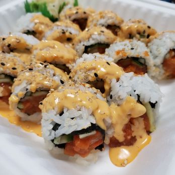 Good Sushi - Spicy salmon roll - Japanese Near Me - Vancouver, British Columbia