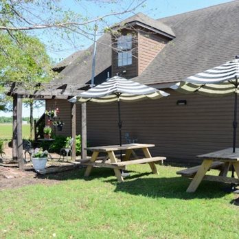 Southern Sip - outdoor seating area - Coffee & Tea Near Me - Osceola, Arkansas Southern Sip - outdoor seating area - Coffee & Tea Near Me - Osceola, Arkansas