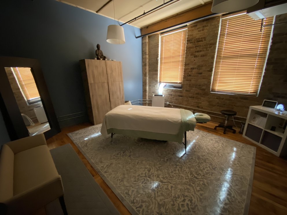 Aaron Gunn Wellness Logo