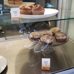 Two vegan muffins available (October 2021).