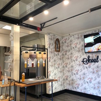 Seoul Hotdog - Condiment selection - Hot Dogs Near Me - Berkeley, California