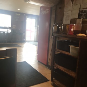 Carlile's Barbecue - Inside restaurant - Barbeque Near Me - Birmingham, Alabama Carlile's Barbecue - Inside restaurant - Barbeque Near Me - Birmingham, Alabama