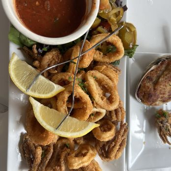 Catch Oyster Bar - Fried calamari with marinara and cherry peppers - Seafood Near Me - Patchogue, New York