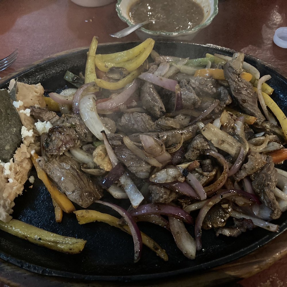 Beef Fajitas (330 pesos)... you won't go hungry here. Beef Fajitas (330 pesos)... you won't go hungry here.