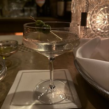 La Dolce Vita - Classic martini - Italian Near Me - Beverly Hills, California La Dolce Vita - Classic martini - Italian Near Me - Beverly Hills, California