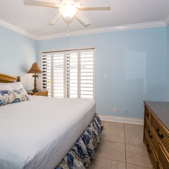 Jupiter Reef Club - Extreme comfort is taken seriously. King beds are in every master bedroom. - Hotels Near Me - Jupiter, Florida Jupiter Reef Club - Extreme comfort is taken seriously. King beds are in every master bedroom. - Hotels Near Me - Jupiter, Florida