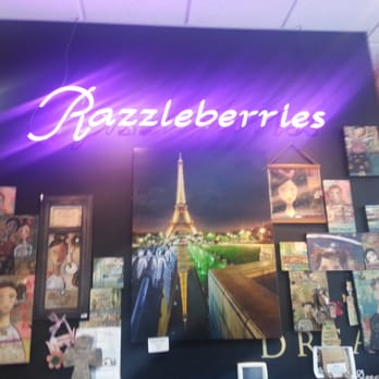 Razzleberries Fine Gifts - Gift Shops Near Me - Le Claire, Iowa Razzleberries Fine Gifts - Gift Shops Near Me - Le Claire, Iowa