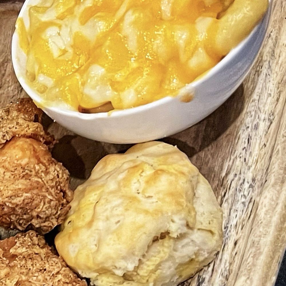 Kiss - Mac n Cheese - New American Near Me - Houston, Texas Kiss - Mac n Cheese - New American Near Me - Houston, Texas