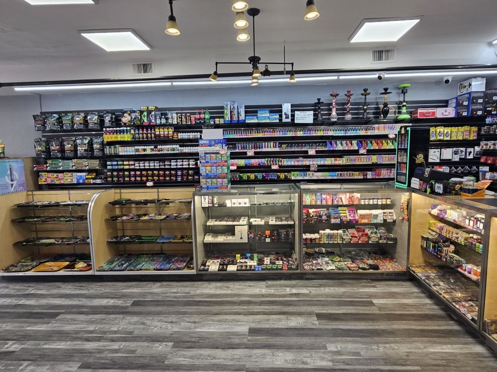 SMOKE ZONE Updated September 2024 1905 Rice St, Melrose Park