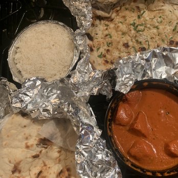 Mild 2 Spicy - Chicken Tikka Masala Curry with Garlic Naan and Plain Naan - Indian Near Me - Chicago, Illinois Mild 2 Spicy - Chicken Tikka Masala Curry with Garlic Naan and Plain Naan - Indian Near Me - Chicago, Illinois