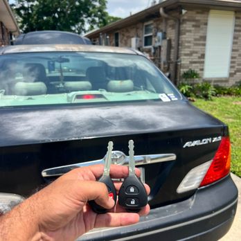 TH Auto Key Services - Whether you need a spare key or all your keys lost, call us at 504-251-5862. We'll come to you! - Keys & Locksmiths Near Me - Kenner, Louisiana TH Auto Key Services - Whether you need a spare key or all your keys lost, call us at 504-251-5862. We'll come to you! - Keys & Locksmiths Near Me - Kenner, Louisiana