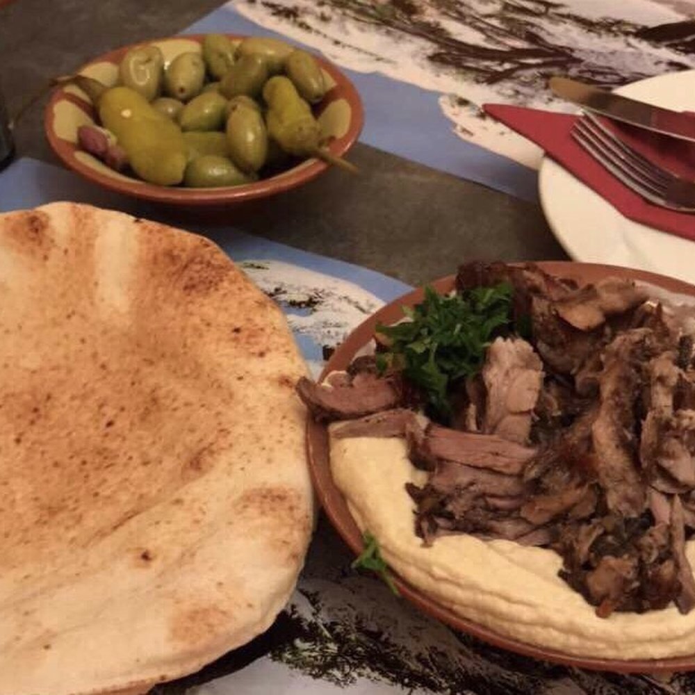 Al Arez - The lamb schwarma with hummus was amazing!! And the olives tasted fresh - Arabic Near Me - London, XGL