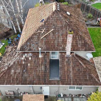 Quality Master Roofing & Remodel - Shallow slope roof was found to be questionable and was resealed - Roofing Near Me - Vancouver, Washington Quality Master Roofing & Remodel - Shallow slope roof was found to be questionable and was resealed - Roofing Near Me - Vancouver, Washington