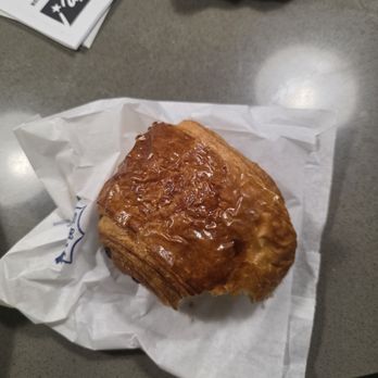 Swedish Hill - croissant au chocolat - Cafes Near Me - Austin, Texas