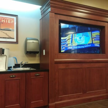 Amtrak Metropolitan Lounge - Lounges Near Me - Los Angeles, California