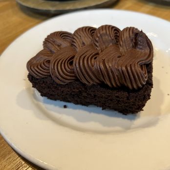 Metropolitan Tavern - Chocolate cake - New American Near Me - Portland, Oregon Metropolitan Tavern - Chocolate cake - New American Near Me - Portland, Oregon