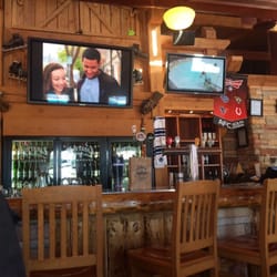 Montana's BBQ & Bar - Bar