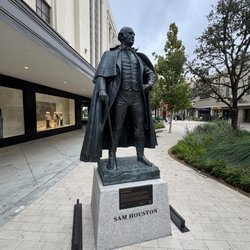 Alamo Plaza