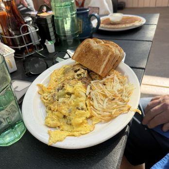 Coffee Pot Restaurant - Spinach cheese onion - Breakfast & Brunch Near Me - Sedona, Arizona Coffee Pot Restaurant - Spinach cheese onion - Breakfast & Brunch Near Me - Sedona, Arizona