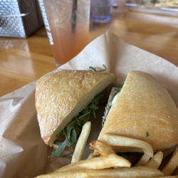 The Timberwolf Bar & Grill - Chicken sandwhich