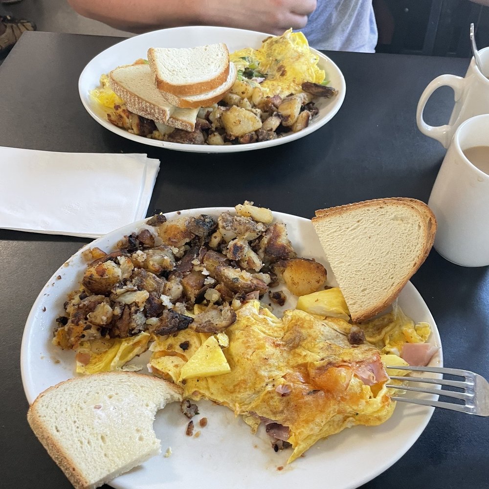Ken's Corner - Hawaiian omelette - Breakfast & Brunch Near Me - Glastonbury, Connecticut Ken's Corner - Hawaiian omelette - Breakfast & Brunch Near Me - Glastonbury, Connecticut
