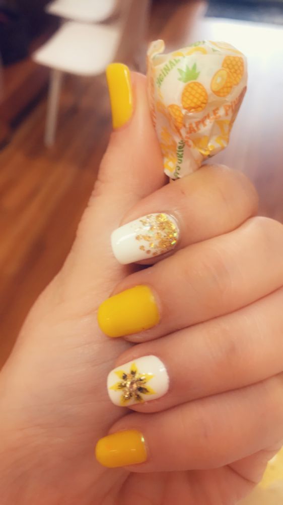 NAILS ON MAIN 27 Photos & 48 Reviews 337 N Main St, Hendersonville