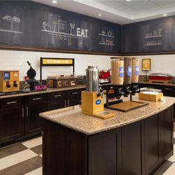 Hampton Inn Chambersburg - Breakfast Area