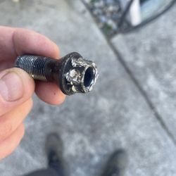 San Martin Tire - Stripped lug nut because it was over tightened