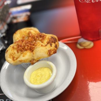 Jamms Restaurant - Pot of Bread of The Month *Pizza - Breakfast & Brunch Near Me - Las Vegas, Nevada