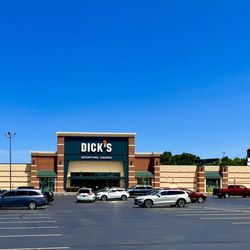 DICK'S Sporting Goods - New store in burr corners plaza